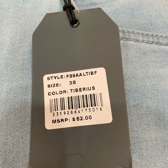 Free Planet Men’s Shorts - Picture 3 of 9